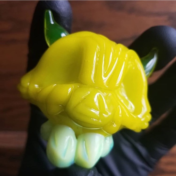 Jewelry - Avocado Monster / Thick Glass Pendant / UV Horns Jewelry - Avocado Monster / Thick Glass Pendant / UV Horns